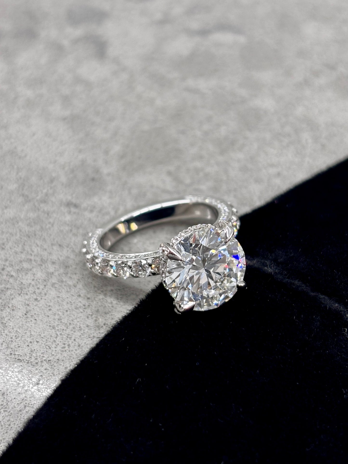 6.76cttw_E_VVS2_Round_Cut_Lab_Grown_Diamond_Ring_14K_Gold_Front