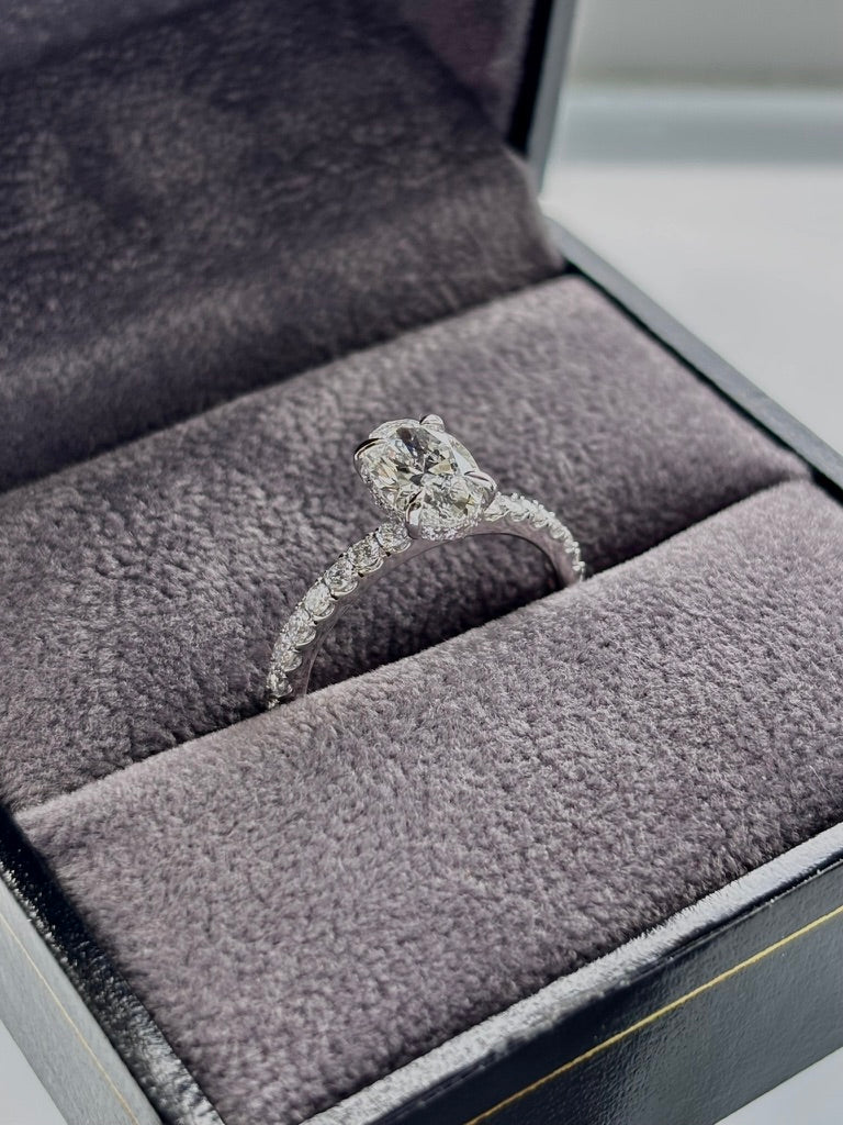 1ct_F_VVS2_Oval_Cut_Lab_Grown_Diamond_Ring_14K_Gold_box