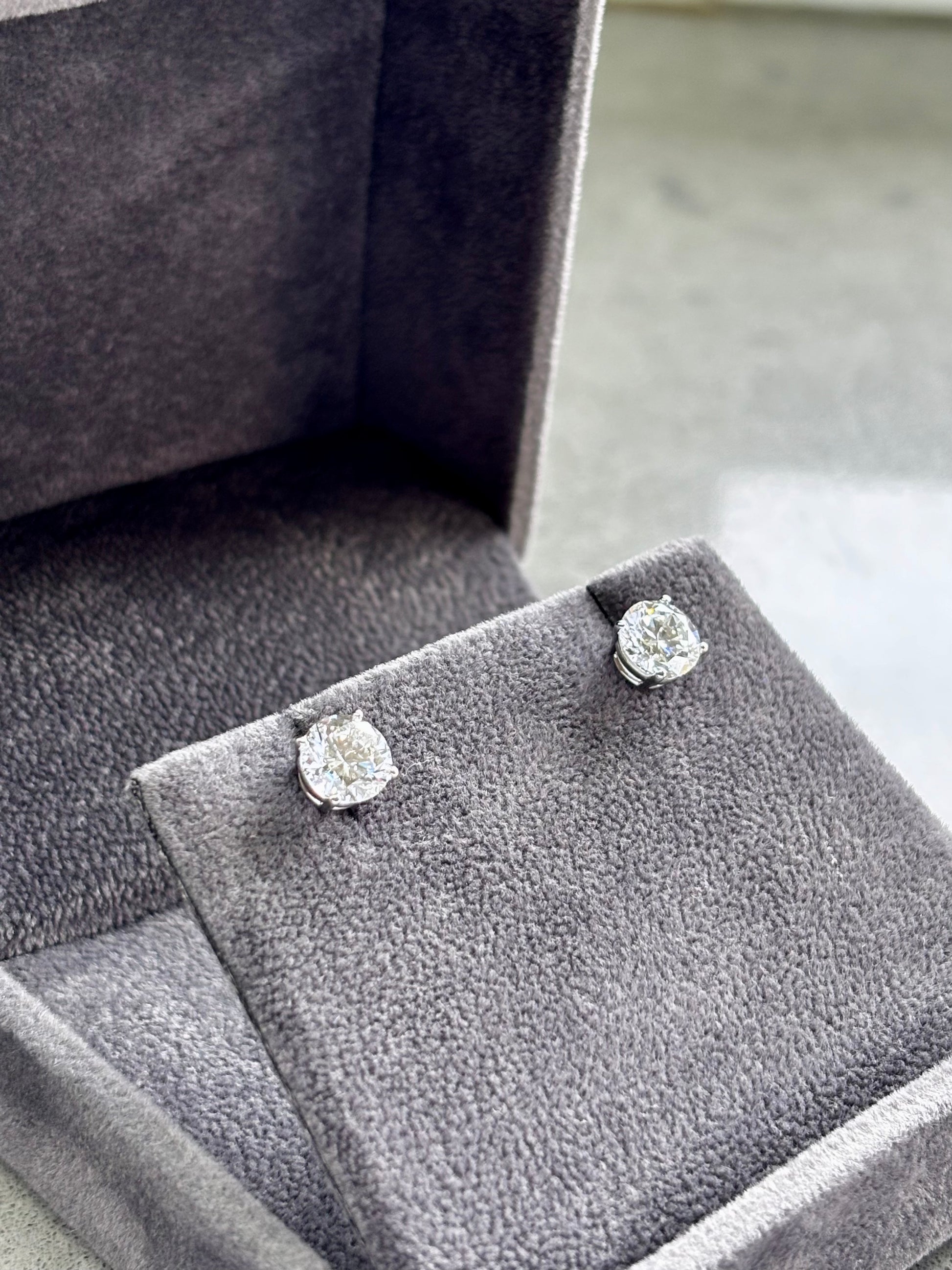 2.00cttw_E_VVS2_Round_Cut_Basket_Lab_Grown_Diamond_Stud_Earring_14K_Gold_box