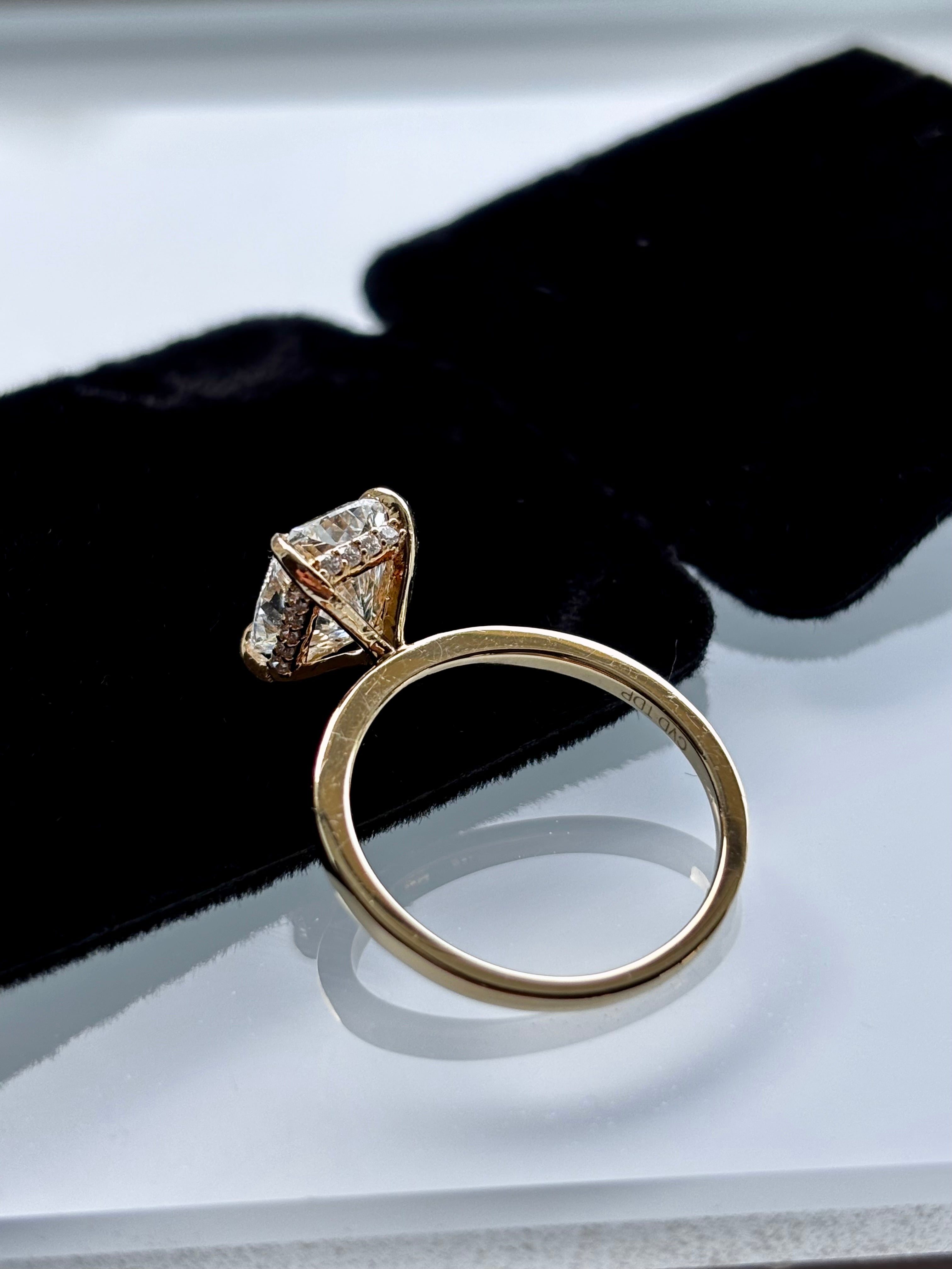 2.59ct_D_VS1_Cushion_Cut_Lab_Grown_Diamond_Ring_14K_Gold_back