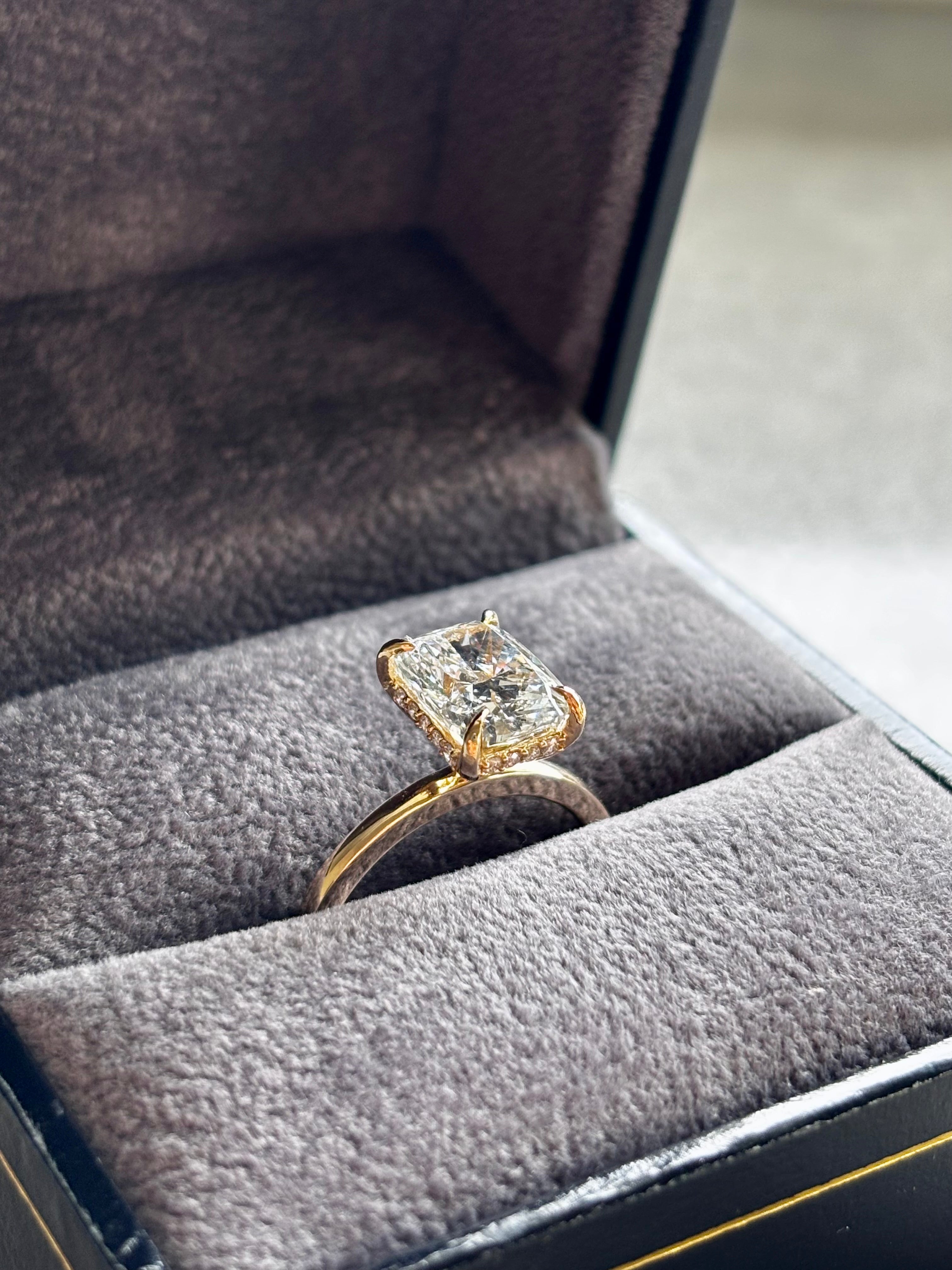 2.59ct_D_VS1_Cushion_Cut_Lab_Grown_Diamond_Ring_14K_Gold_box