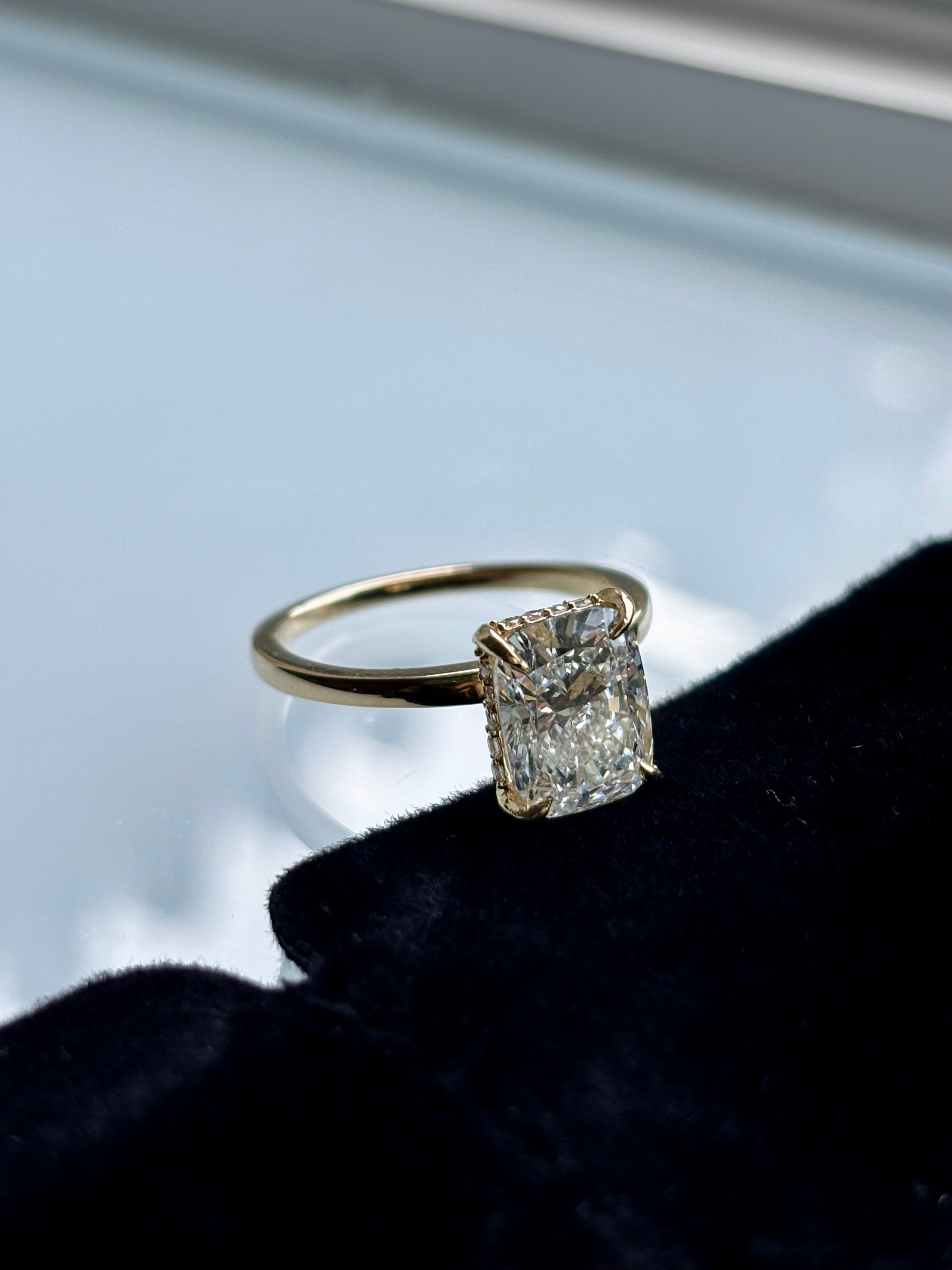 2.59ct_D_VS1_Cushion_Cut_Lab_Grown_Diamond_Ring_14K_Gold_front