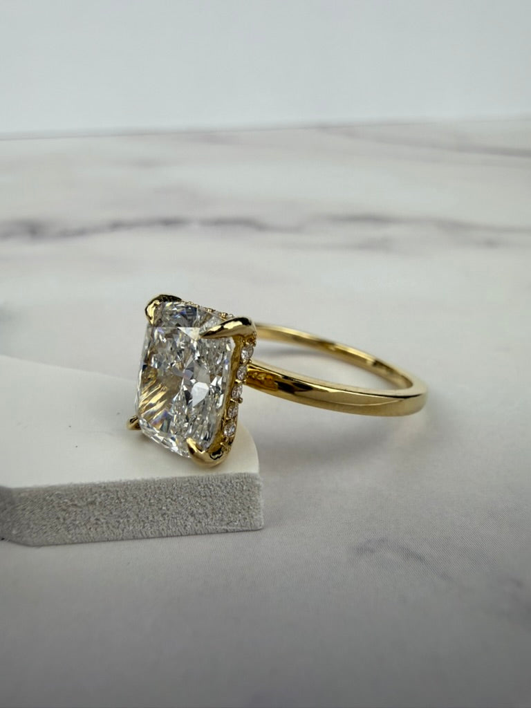 2.79cttw_VS1_Cushion_Cut_Lab_Grown_Diamond_Ring_14K_Yellow_Gold_IGI_Certified_side