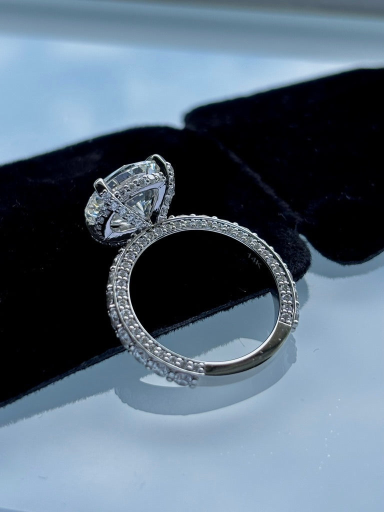 5ct_E_VVS2_Round_Cut_Lab_Grown_Diamond_Ring_14K_Gold_back