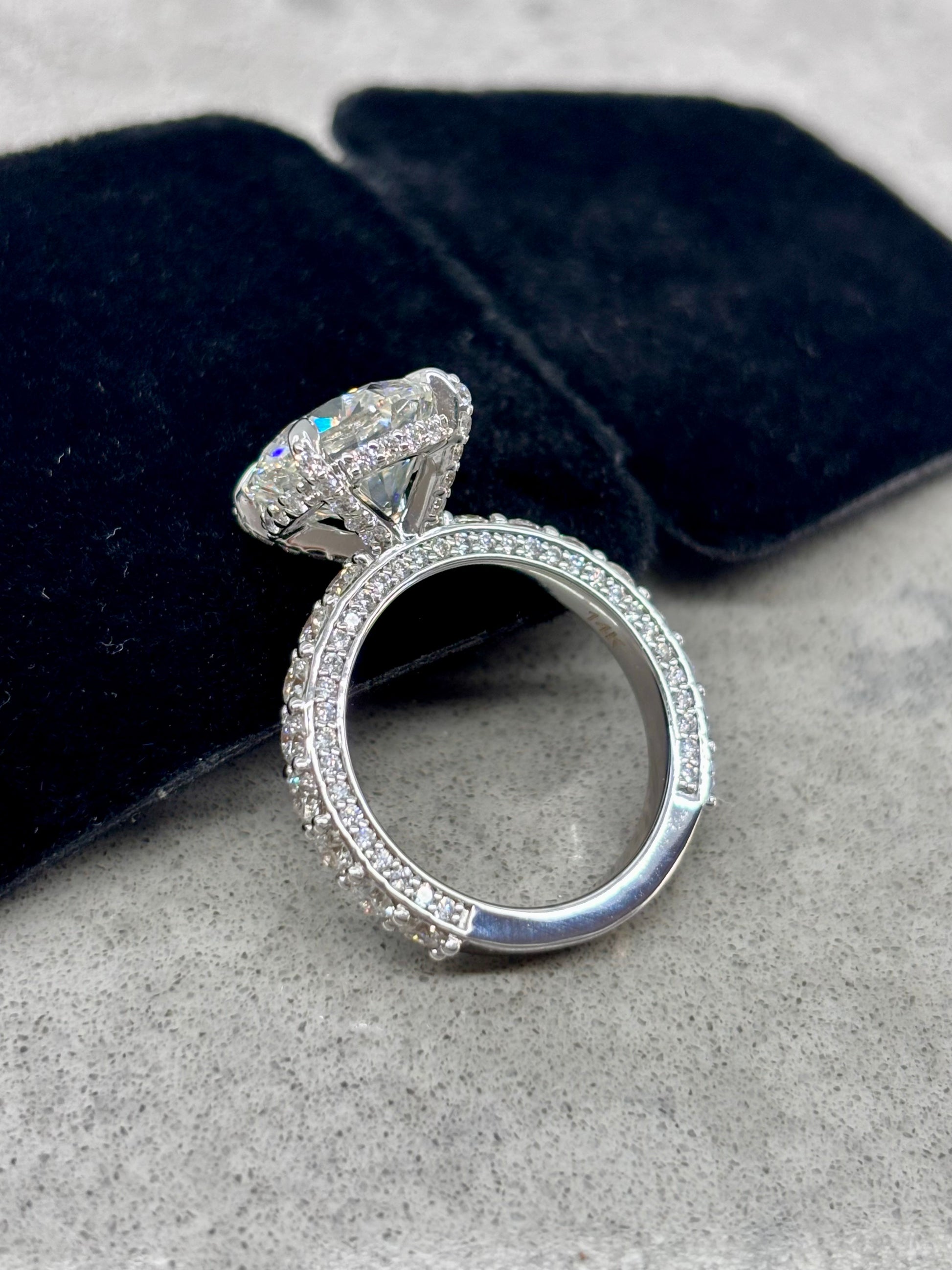 6.76cttw_E_VVS2_Round_Cut_Lab_Grown_Diamond_Ring_14K_Gold_Back