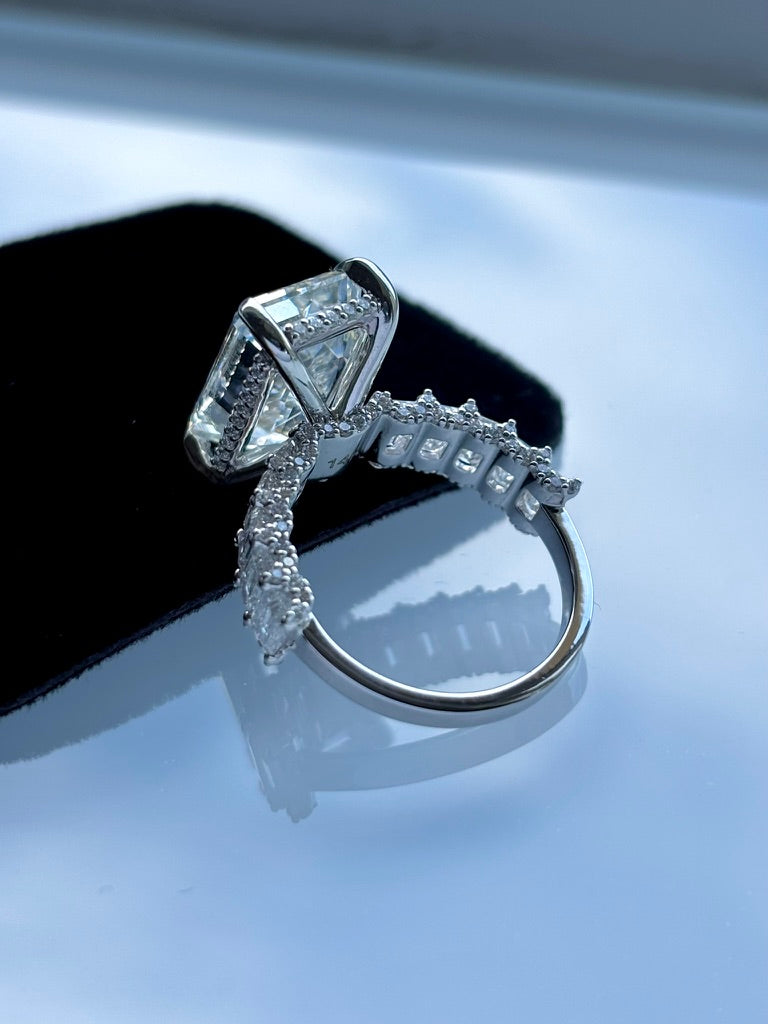 8ct_F_VVS2_Emerald_Cut_Lab_Grown_Diamond_Ring_14K_Gold_back